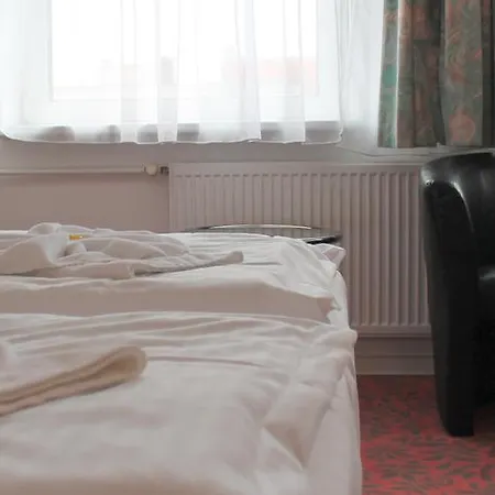 Kaiser Hotel 3*