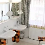 Отель Kaiser 3*