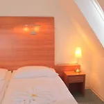 Kaiser 3*